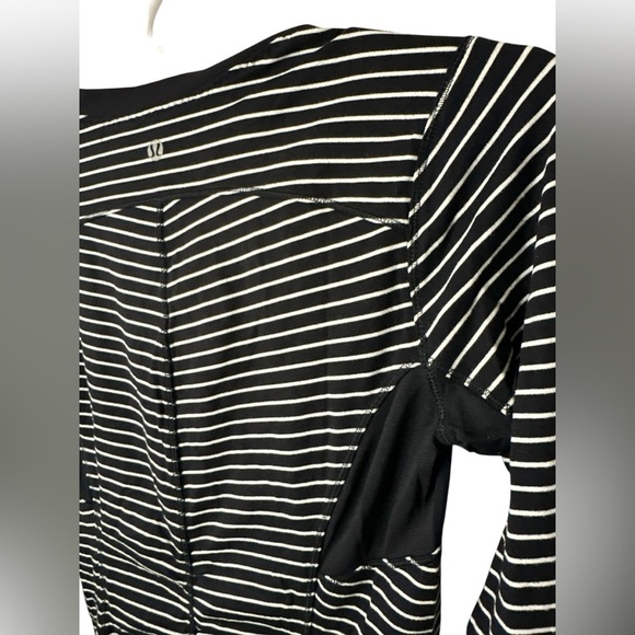 Lululemon Base Runner Long Sleeve
Parallel Stripe Black White / Black - Picture 3 of 7